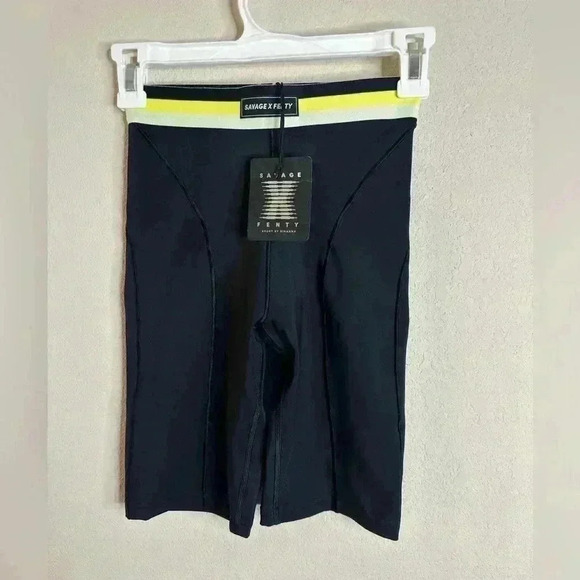 Savage X Fenty FAST LANE HIGH-WAIST SHORT size XS - Picture 1 of 3